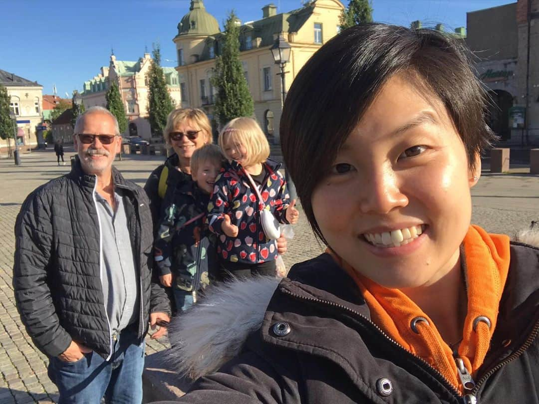 ジェシカ・ヤマダさんのインスタグラム写真 - (ジェシカ・ヤマダInstagram)「Today I had one special visit from my Swedish family from Storfors! 🇸🇪 Thanks for coming! Was really good to see each other again and spent this day together 👨‍👩‍👧‍👦☀️☕️🏓Already missing you ❤️#storfors#storforsfamily#perfectday#perfectweather☀️」10月6日 0時36分 - jessica_yamada