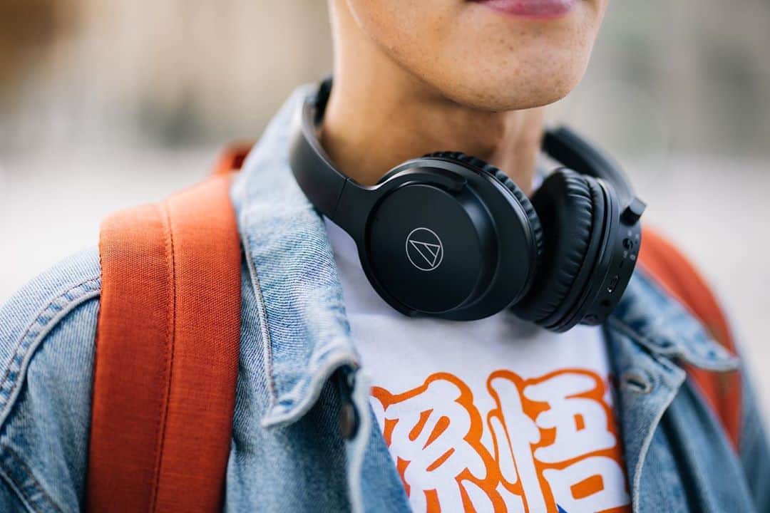 Audio-Technica USAさんのインスタグラム写真 - (Audio-Technica USAInstagram)「Fully immerse yourself in music with our ATH-ANC500BT wireless headphones. With comfortable earcups and 40 mm drivers, this model is loved for its sound isolation and clarity. Learn more in the link in our bio!⁠ .⁠⠀ .⁠⠀ .⁠⠀ #AudioTechnica #ATHANC500BT #ANC500BT #Headphones #AudioGear」10月6日 0時47分 - audiotechnicausa