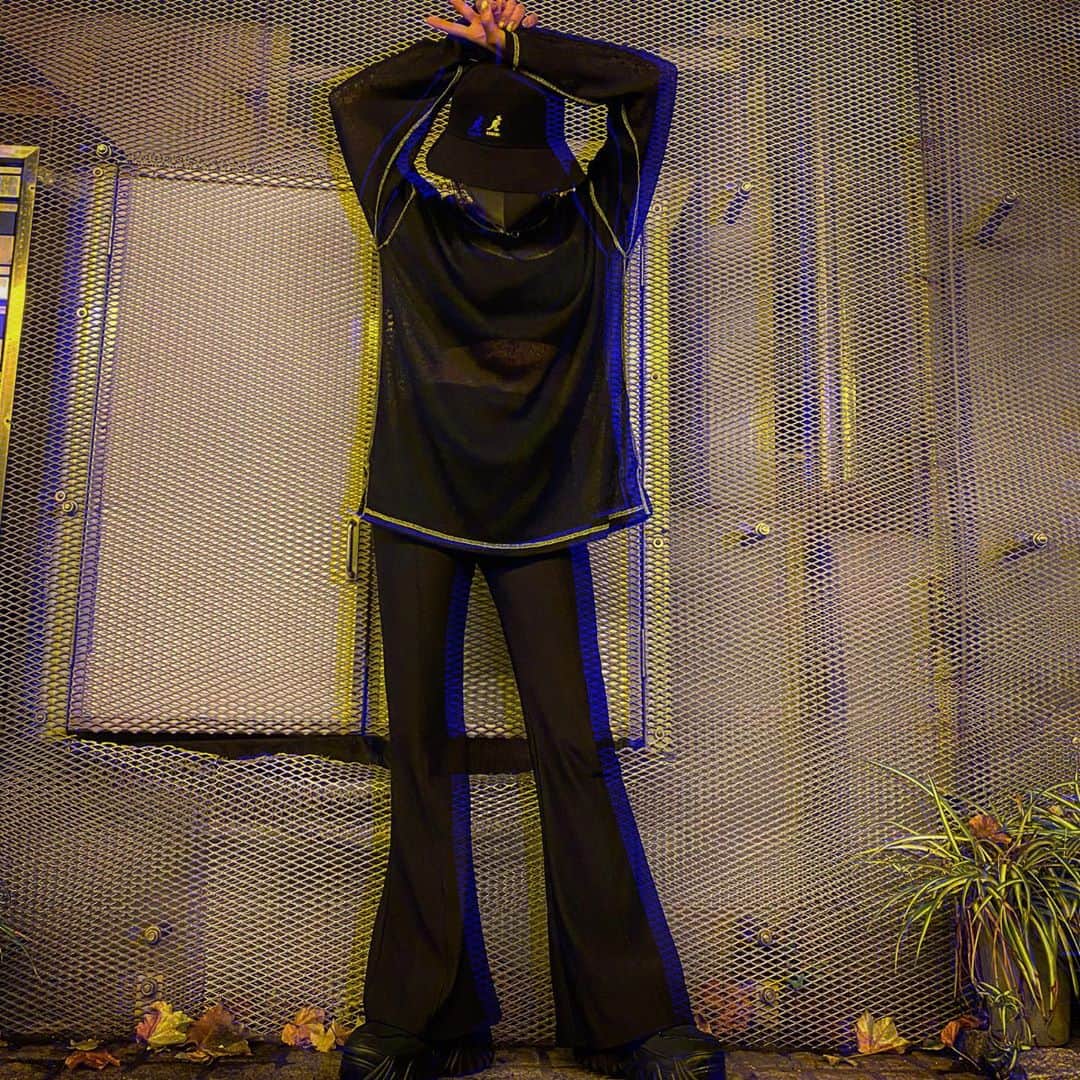 YU-KAさんのインスタグラム写真 - (YU-KAInstagram)「最近特に全身黒い気がする。 毎日踊って 筋肉痛になってるのが とても嬉しいなぁ 後一週間追い込みします☺️」10月6日 0時52分 - yuka19981114
