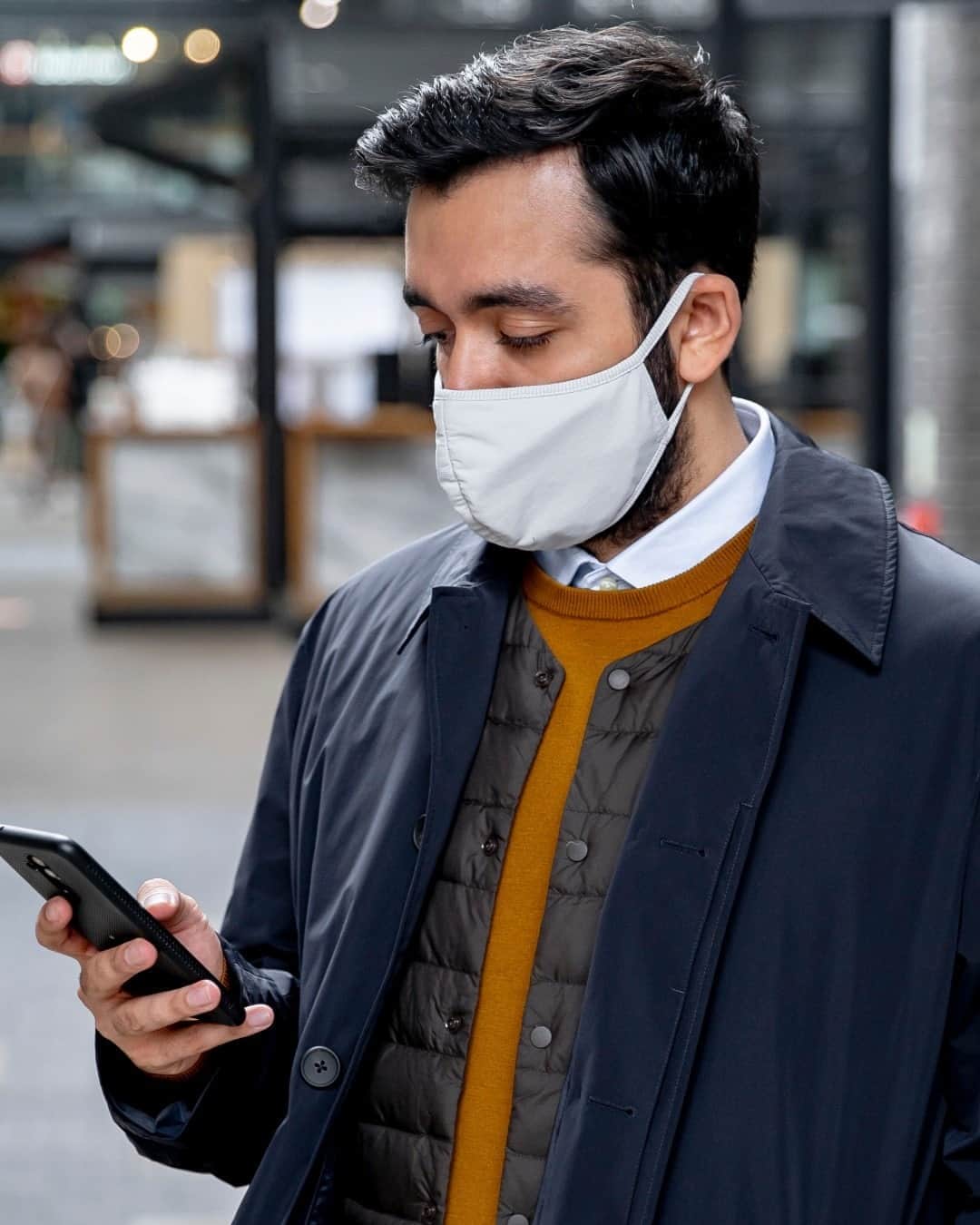 UNIQLO UKのインスタグラム：「Our AIRism masks are available online and in store now.  Developed using our AIRism fabric, the mask optimises protection and comfort in daily use. It features a triple-layer structure that includes anti-microbial and self-deodorising properties, the machine-washable mask wicks away moisture, releasing heat and absorbing sweat while maintaining a smooth feel all day.  #wearforall」