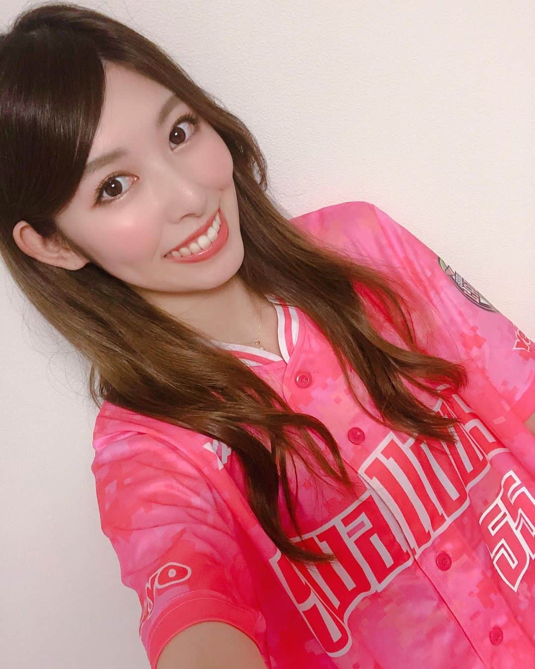 橘ゆりかのインスタグラム：「⚾️⛱💞﻿ ﻿ ﻿ 楽しい思い出がまた増えました🤗🤗🤗﻿ ﻿ 明太パスタおいしかた❣️﻿ 近江牛も食べられて感激👏﻿  ﻿ 次行った時は勝てますように！！！！﻿ ﻿ ﻿ ﻿ #東京ヤクルトスワローズ #広島カープ﻿ #10月4日 #神宮球場 #野球観戦 #橘ゆりか #ヤクルトスワローズ #村上宗隆 選手 #ユニフォーム #55 #スタグル #swallows #yakultswallows」