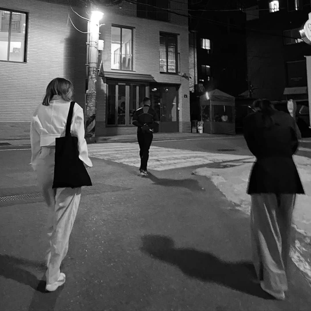 チョン・ユミさんのインスタグラム写真 - (チョン・ユミInstagram)「🖤」10月6日 1時12分 - _jungyumi