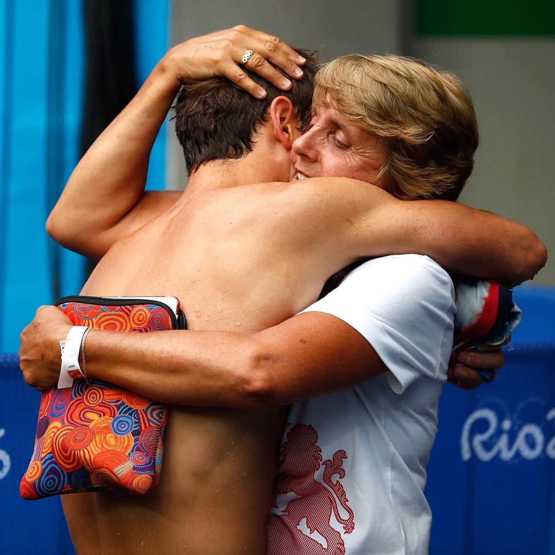 オリンピックさんのインスタグラム写真 - (オリンピックInstagram)「Tag your coach! On #WorldTeachersDay, we want to shine the light on all those that teach, guide and support athletes on their journey. 💪」10月6日 1時12分 - olympics