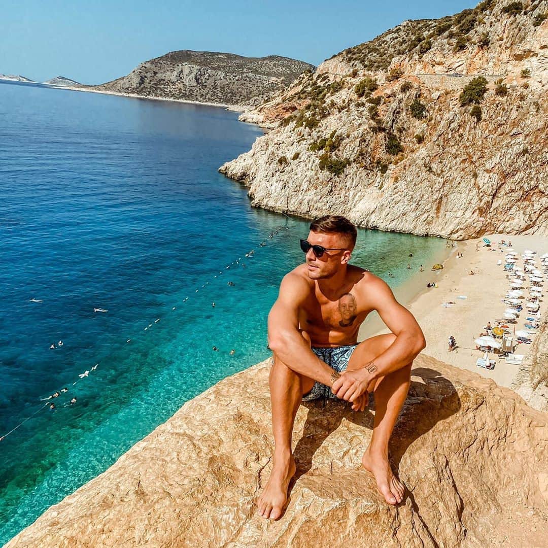 ルーカス・ポドルスキさんのインスタグラム写真 - (ルーカス・ポドルスキInstagram)「Summer isn‘t over yet 👌🏻 🇹🇷 #beachvibes #qualitiytime #lp10」10月6日 1時13分 - lukaspodolski
