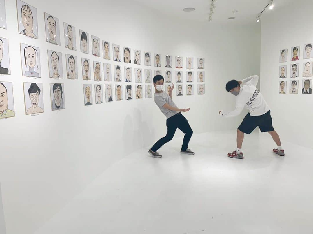 上田純樹さんのインスタグラム写真 - (上田純樹Instagram)「Kento Fukayaさんの「さえない似顔絵個展」に行かせてもらいました。めちゃくちゃ笑いました。  僕もいつか壁に単体で飾ってもらえる様な男になりたいです。  #さえない似顔絵個展 #KentoFukaya さん #ポートワシントン伊藤」10月6日 1時14分 - raionerutousan