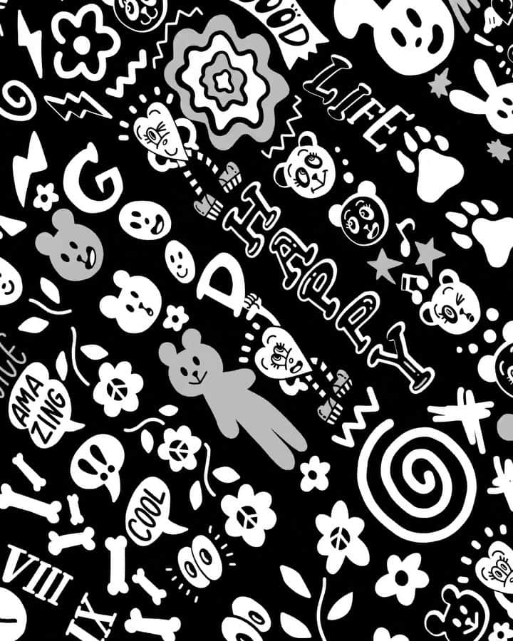のインスタグラム：「It’s all about: pop, fashion, fun, monotone, black and white, nature All @yukachocomoo’s unique and pop-art illustrations are drowned in a sea of monotone. She collaborates with international fashion brands and companies and loves to put fashion at the heart of her fantasies. Color invades her piece, beginning in color and transitioning to her characteristic black and white finish. No matter from which angle you look at it, a different expression comes to life. Chocomoo is a long-time Swatch collaborator whose live painting was the inspiration for her Swatch X You design last year. «I created this piece with the image of animals and various elements of nature gathering every night to whisper amongst themselves and spend a fun time together.»」