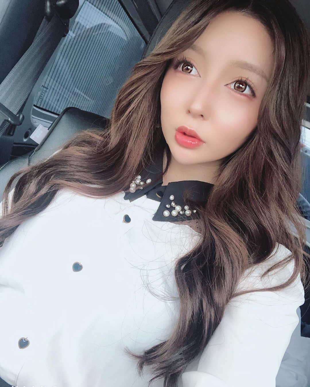 のインスタグラム：「ヘアアレンジ💁✂ ヨシンモリヘア🥰  #ヨシンモリヘア#女神ヘア#ヘアアレンジ#ロングヘア#巻き髪#外巻き #韓国コスメ #メイク #メイクアップ #韓国風ヘア #女神巻き #エクステ #プルエクステ #シールエクステ #女優 #av #porn #star」