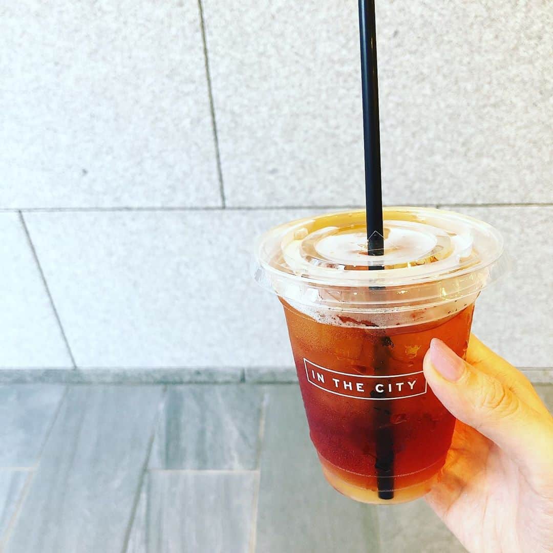 のインスタグラム：「久々のcityshop🥤  pizza &saladの最強コンボメニューが登場してて狂喜乱舞💃🕺🥗🍕  #優勝 #cityshop  #最強説 #ヘルシーピザ #サラダ #野菜 #シティショップ #ヘルシーランチ」