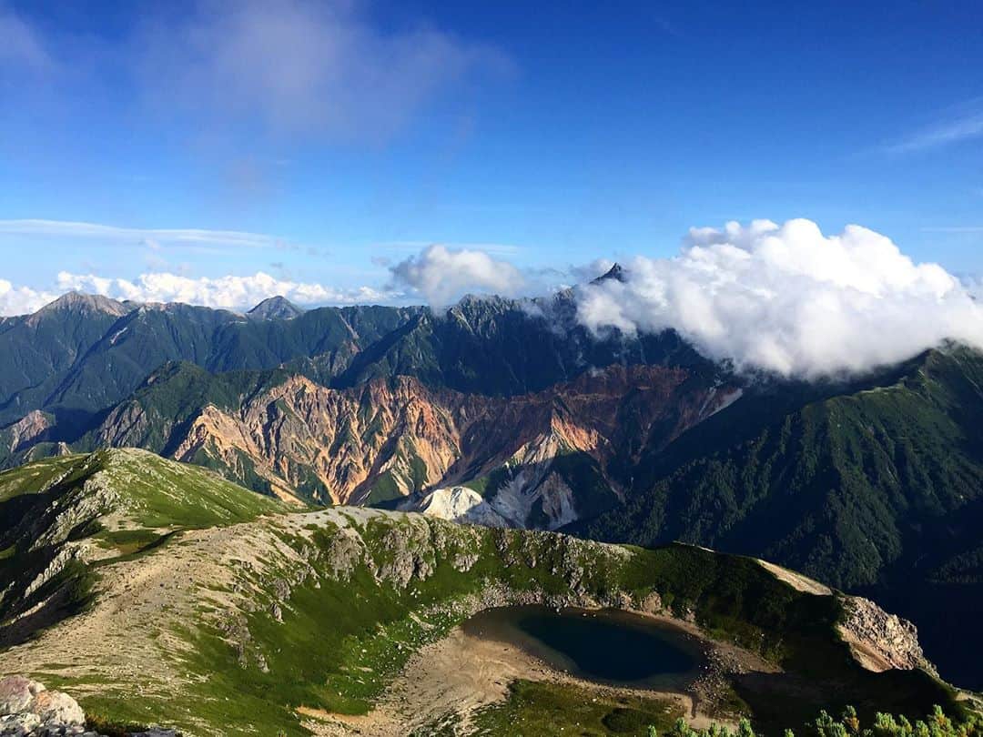 金子貴俊のインスタグラム：「また、行きたいな鷲羽岳。 高天原の温泉も入りたいなぁー。  #写真#photography#photograph#nature #アウトドア#アウトドアライフ#outdoorlife #traveler#旅#登山#trekking#鷲羽岳」