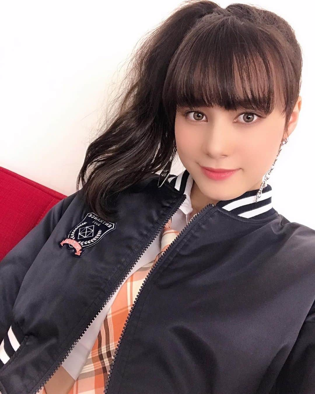 NiziUさんのインスタグラム写真 - (NiziUInstagram)「みなさんこんにちは〜NiziUのNINAです💕 今週1週間も頑張りましょう！ ニナが応援しまーす😊  여러분 안녕~ NiziU의 NINA입니다💕💕 이번주도 화이팅입니다!!! 니나가 응원 할게요~😊  Heyy guys💕💕 I hope everyone has a great week!! I’ll be your cheerleader~😊  #NiziU #WithU #NINA #🐶」10月5日 16時34分 - niziu_artist_official