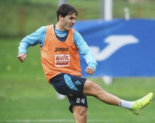 のインスタグラム：「Álvaro Tejero, cedido al @realzaragoza hasta final de temporada. Mucha suerte @alvarotejero2   Alvaro Tejerok denboraldia bukatu arte Real Zaragozan jokatuko du utzita」