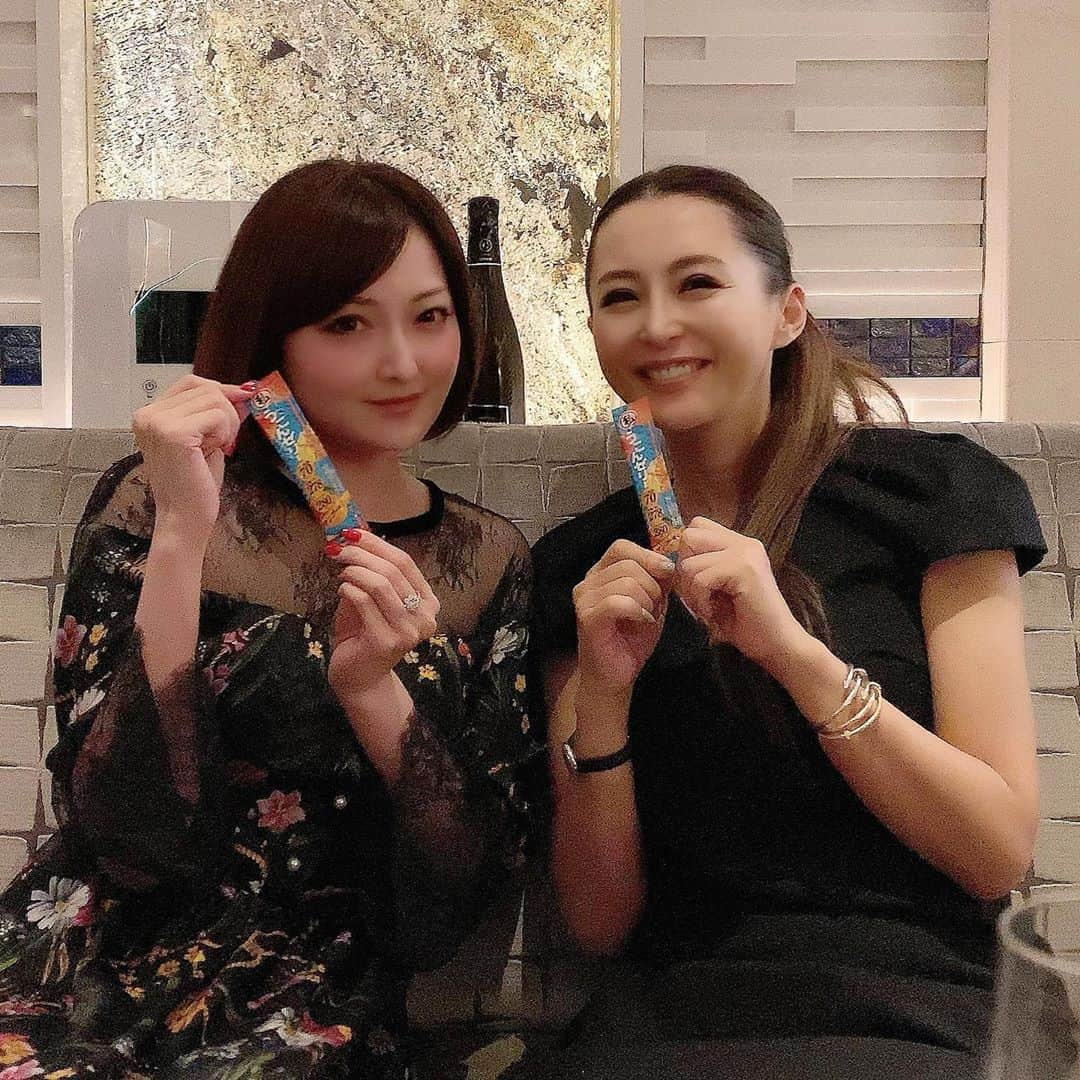 一ノ瀬瑞帆さんのインスタグラム写真 - (一ノ瀬瑞帆Instagram)「じゅんママに会いにバレーヌへ🥂💗 最近、銀座で流行ってるうこんゼリー食べました✨ #銀座 #ママ #バレーヌ #うこんゼリー #マンゴー味」10月5日 16時39分 - mizuho.bakuchan