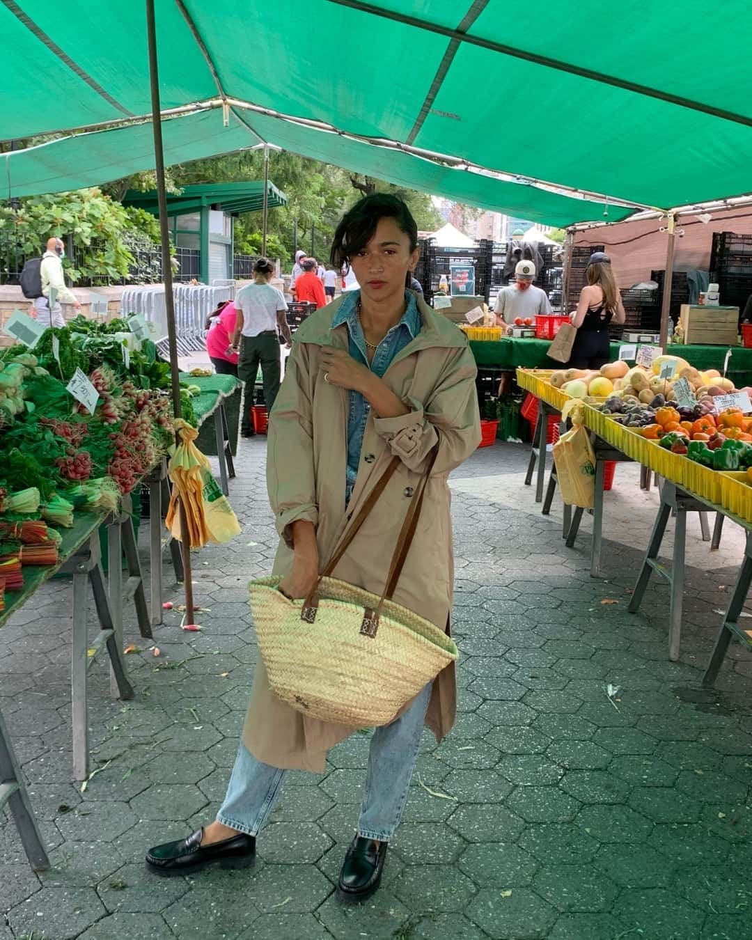 MANGOさんのインスタグラム写真 - (MANGOInstagram)「Mango Girls Diaries • “If the vendors are excited about something, it’s because it’s good!”. Join @lailacooks in a visit to the market via Stories.⁣ #MangoGirls #MangoLifestyle」10月5日 16時40分 - mango