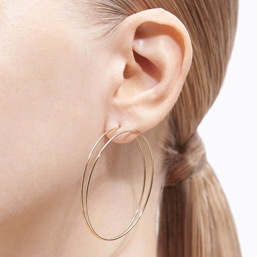 SHIHARAさんのインスタグラム写真 - (SHIHARAInstagram)「It’s been a year since we launched our timeless classic #ShiharaCoil Double Hoop Earring.」10月5日 16時45分 - shihara