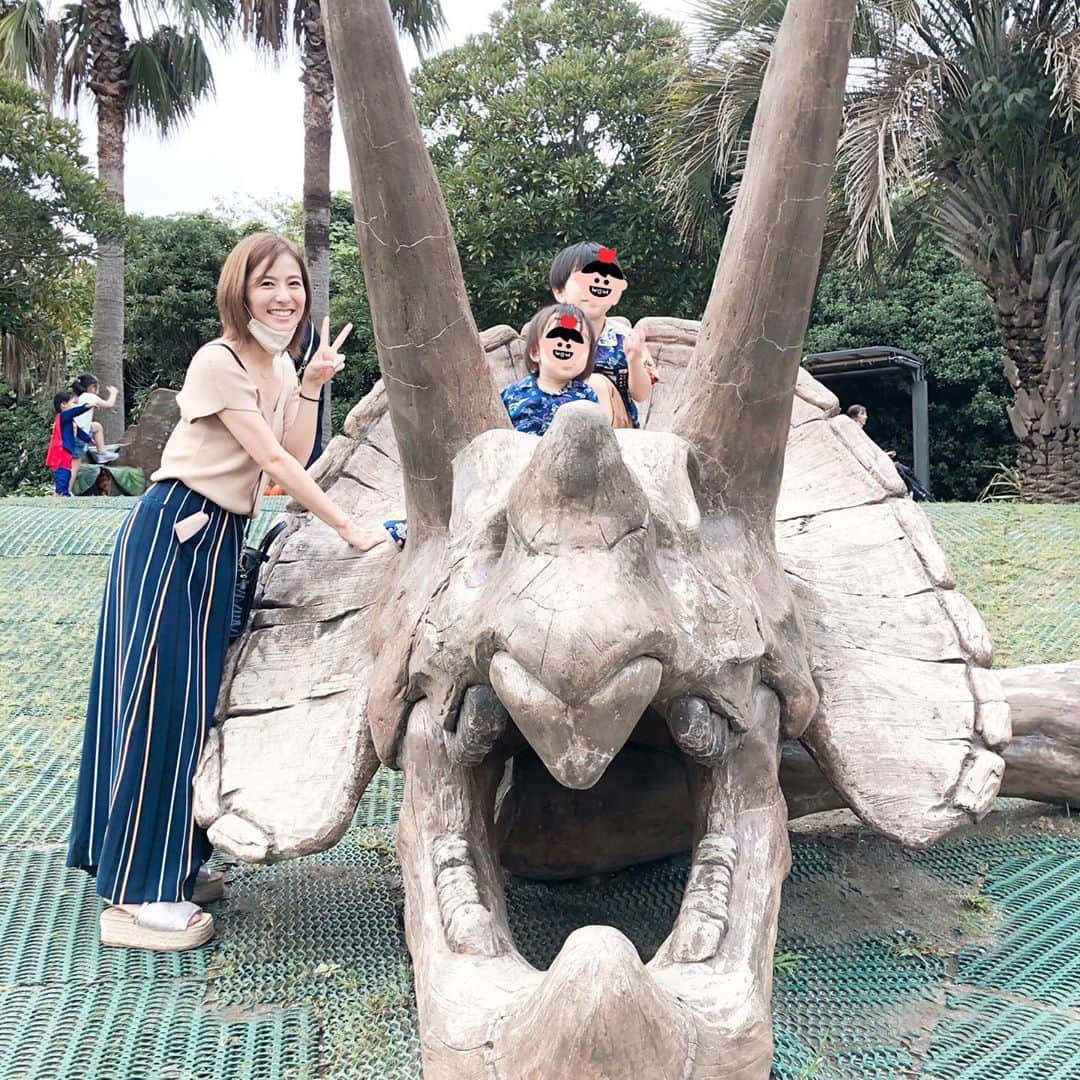 神戸蘭子さんのインスタグラム写真 - (神戸蘭子Instagram)「ちょっと前に行った動物園🐘 . #ズーラシア #動物園　#子供とお出かけ部 #家族でお出かけ #ママライフ　#2人育児 #男の子ママ  #恐竜」10月5日 16時59分 - ranran0414