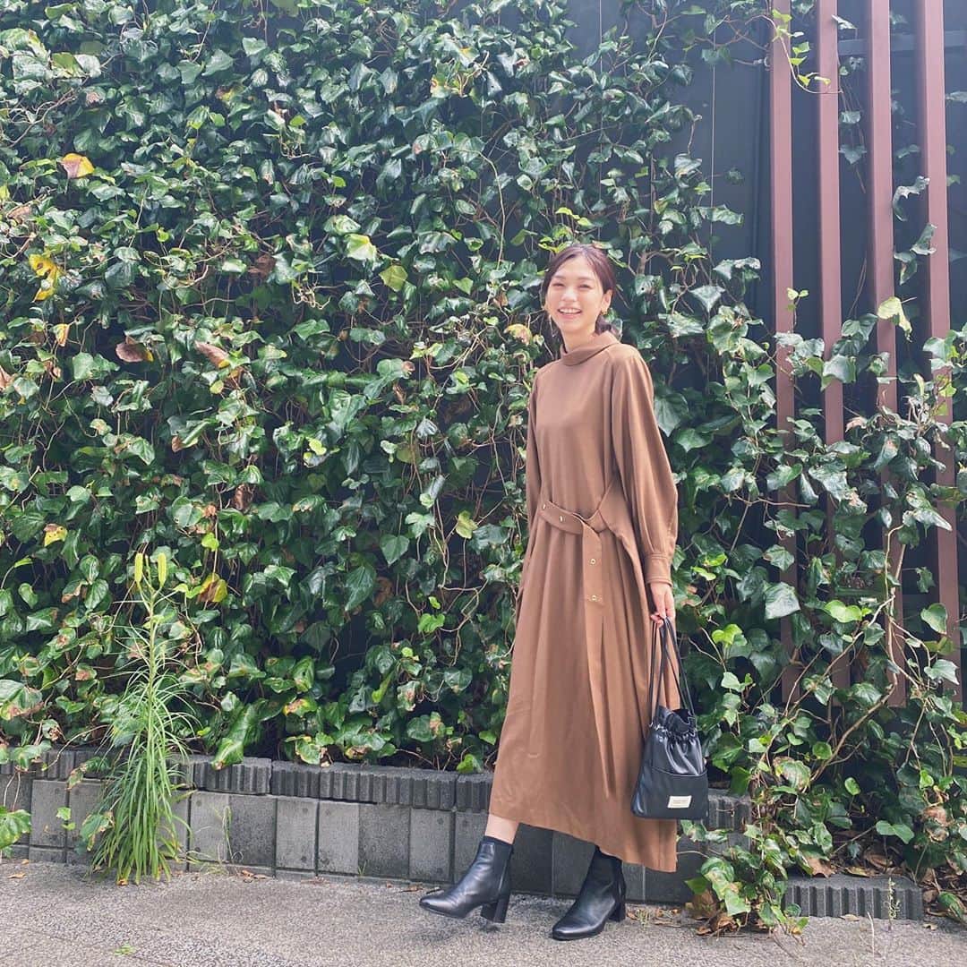 森本奈緒さんのインスタグラム写真 - (森本奈緒Instagram)「久しぶりにお洋服。 届くのがとっても楽しみだったワンピースに袖を通せた日のこと🐈🍂 @venit_official」10月5日 17時09分 - naomorimoto