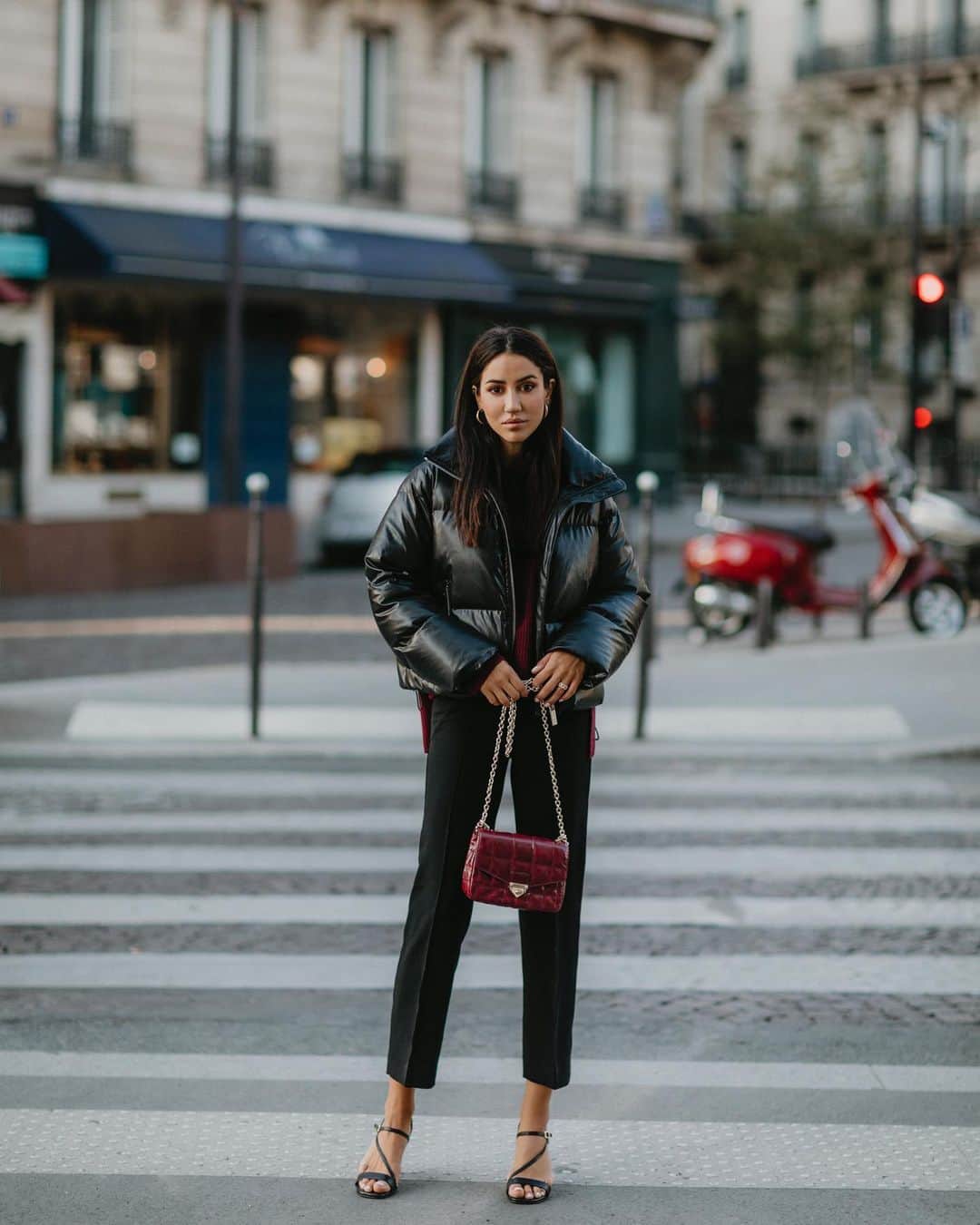 Tamara Kalinicさんのインスタグラム写真 - (Tamara KalinicInstagram)「It got cold in Paris, and I developed a new down jacket obsession. This one is included in my @michaelkors #mkeditedby selection of favourite items from the brand. Have you checked it out already? #MichaelKors *sponsored」10月5日 17時11分 - tamara