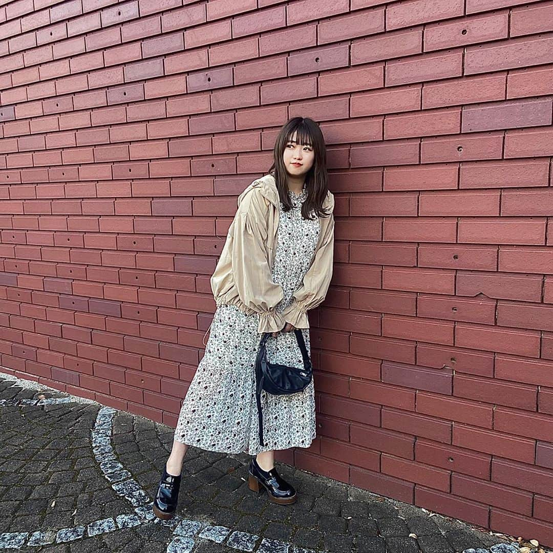 広瀬彩海さんのインスタグラム写真 - (広瀬彩海Instagram)「秋だねえ〜🍂 金木犀の香りで幸せに包まれるね。  うちは衣替え終わりました。  服も秋仕様に🍪  秋もすごく好きな季節 気温が一番好きだから、秋も楽しみたいなぁ〜  #autumn」10月5日 17時15分 - ayaka__hirose