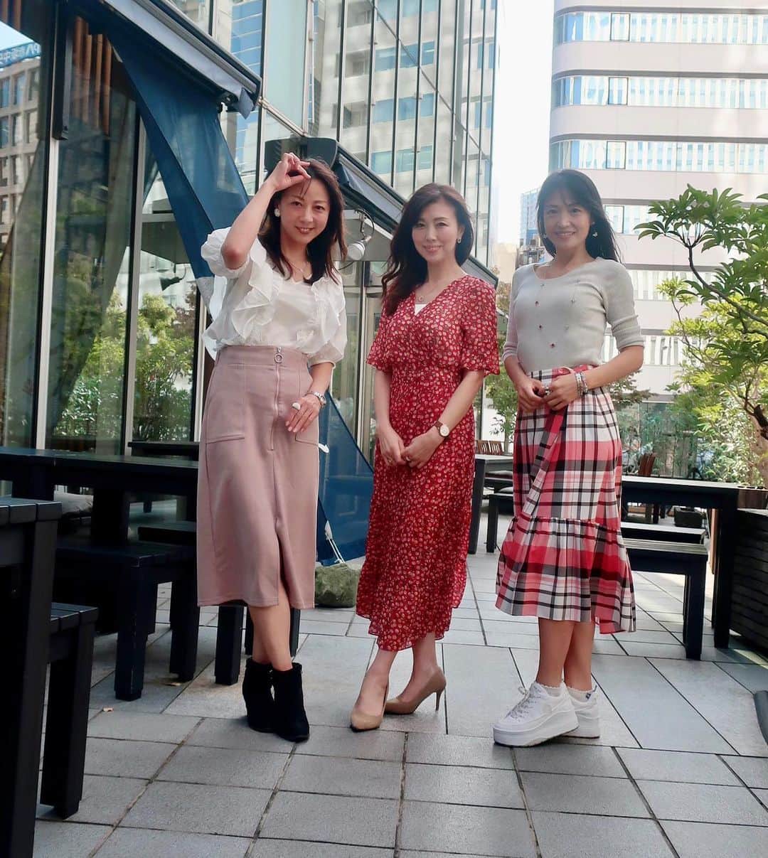 ImotoEtsuyo さんのインスタグラム写真 - (ImotoEtsuyo Instagram)「@toyokawainari  ・ ・  #豊川稲荷東京別院  ・ ・ お参りに行きました。 ・ お参り後3人で #お蕎麦 を頂きました！  ・ #お参り  #豊川稲荷  #豊川稲荷東京別院  #赤坂見附  #お礼参り  #秋 #コーデ  #fashion  #ootd  #ワンピース　➡︎ @unik_2018 #unik  #バッグ ➡︎ @louisvuitton」10月5日 17時20分 - bisuhada