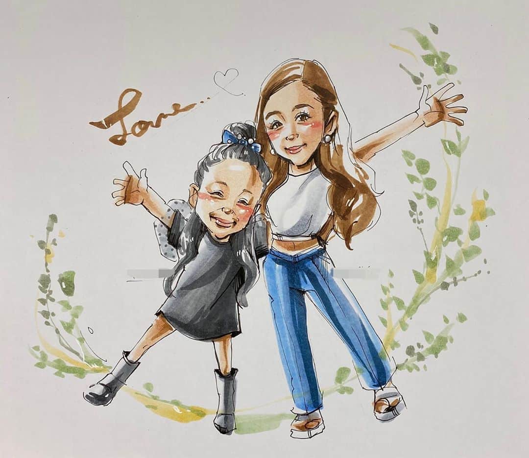 のインスタグラム：「. . 先日の一枚❤️❤️ 二枚のご依頼でしたが、 一枚のみご紹介させてください💕  . #gorikingの小洒落てみたシリーズ  .  めーーちゃくちゃ若くて可愛いママさん❤️ 娘さんもママそっくりでおしゃれさん💅❤️❤️✨  めちゃくちゃ喜んでもらえて幸せです🙇‍♀️ ご依頼ありがとうございました🙇‍♀️✨💕  . . .  . .  ❌❌現在は、予約受付終了してます❌❌ 。 . . .  2020年度ご予約のお客✨ 現在75番までの方へ案内中です🌟✨💕 DMの確認いただきgmailへ返信宜しくお願い致します🙇‍♀️🌟✨✨ . . . .  次回の予約応募は、2020年のご予約分を書き終える予定の 来年春から夏頃の、、、予定です。 ※あくまでも予定なので前後します🙇‍♀️ . . . .  オーダー再開の際には 人数制限あるため必ず予約ができるわけではございません。 そのことも踏まえた上で 次回ご検討いただけると嬉しいです(^^) . . また、結婚式の使用を考えてくださる方も多いです✨  前々からお伝えしていますが、 基本的に予約順に対応しているため、 近々の納期を希望される方は、 対応できないこともあるので、 あらかじめご了承ください💦 . . . . . ※今回予約が取れた方へ※ . .  写真がまだ用意できてない、入金が遅れそうなど、状況により、順番が前後することもございます‼️ あらかじめご了承ください。 。 . . . また、芸能人、キャラクターのオーダー、パロディ風オーダーはお断りしています。  芸能人については、ご本人様に直接プレゼントなどはOKです。 . . . . . . 💰料金表は過去投稿記事みてね❤💰 . . . . . ➡️ハッシュタグ⇨ goriking117料金表2019⬅️ . . ✨✨✨✨✨✨✨✨✨✨✨✨✨✨✨✨ @by.goriking のアカウントでは、 過去書かせて頂いたお客様方からの、 似顔絵のその後のお写真をいただき、 投稿しております^ - ^❤️❤️ 玄関に飾ってある似顔絵、 渡した瞬間のお写真、 ご本人とのお写真などなど💕 いろんな場面でのお写真お待ちしております^ - ^✨⭐️ . . . .  #似顔絵#pencildrawing#drawing#pencil#illust#painting#art#artwork#絵描きさんと繋がりたい#似顔絵師#gorikingの似顔絵屋さん#仲良し家族#仲良し親子#子供#仲良し#familyphoto#おしゃれ好き#おしゃれ女子#女の子#愛娘#友達親子#familyportrait#kids#kids_japan#comicart#anime#animeart#comicartist#animejapan」