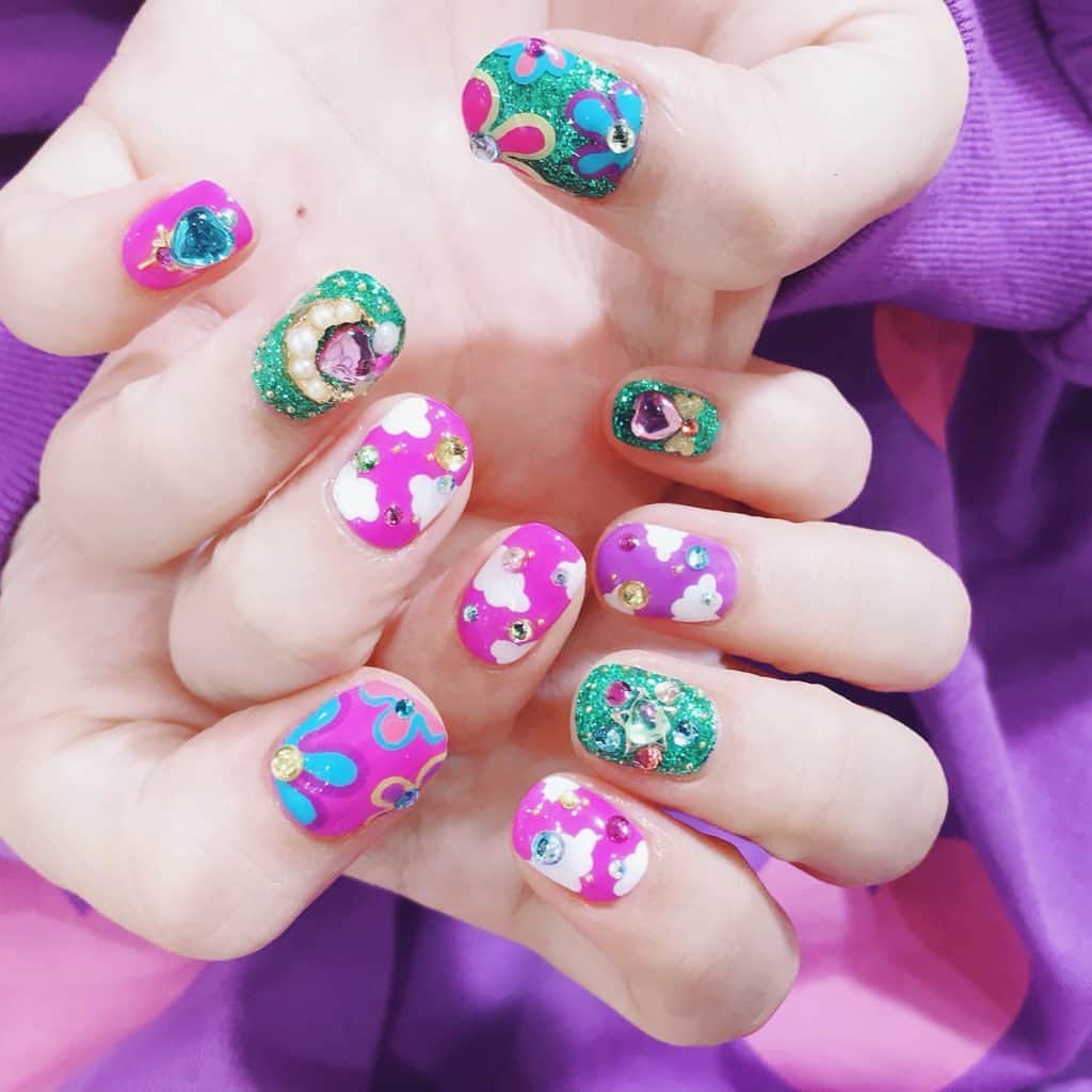 なかやまちえこさんのインスタグラム写真 - (なかやまちえこInstagram)「colorful pop♡⠀ ⠀ #nail #nails #nailart #ネイル #美甲 #ネイルアート  #japanesenailart #manucure #japanesenails #manicurist #gelnails #أظافر #네일아트 #미용 #vẽmóng #ngườiđẹp  #เพ้นท์เล็บ #искусствоногтя #artedeuñas #เพ้นท์เล็บเจล #ジェルネイルデザイン #ネイルデザイン #senikuku #nagelkunst #popnails #colorfulnails #カラフルネイル #個性派ネイル #紅林大空 ちゃん⠀ 施術は @aby_sharenail にて。」10月5日 17時42分 - chiekonakayama