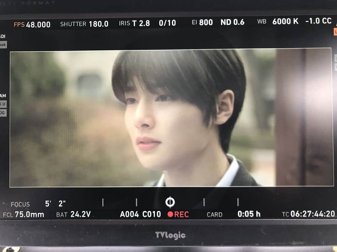 Stray Kidsさんのインスタグラム写真 - (Stray KidsInstagram)「갤러리 뒤지다가 우연히 찾은 바알 비하인드 사진 #StrayKids#STAY#IN스타그램#🦊」10月5日 17時49分 - realstraykids