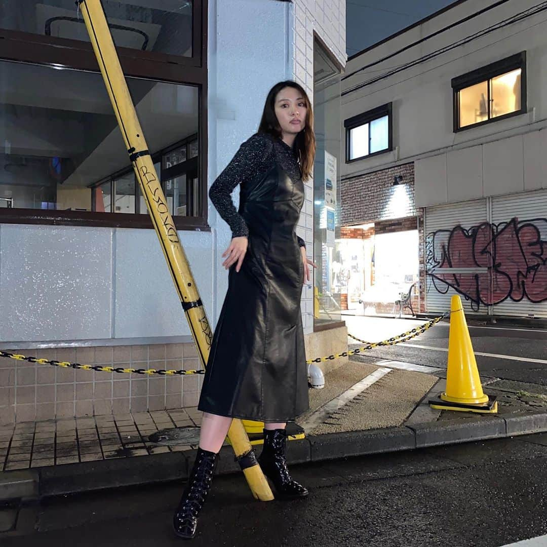 青島妃菜さんのインスタグラム写真 - (青島妃菜Instagram)「.﻿ 秋の　#あおしまコーデ　🍁﻿ ブランドはタグ付けしてます🏷﻿ ﻿ この頃はまだ実家から秋冬物が届いてなくて﻿ 似たようなコーデしかできなくて﻿ ぴえんだった😭﻿ だってこんな急に寒くなるなんて﻿ 思ってなかったもん！！！😟﻿ ﻿ 改めてブラックアイテムは優秀って気づいた🖤﻿ 　﻿ 最近の私はインスタライブして皆さんと話したい欲でいっぱいでございます...﻿ 全然時間なくて申し訳ない（ ; ; ）﻿ ﻿ #どの妃菜が好き？」10月5日 18時11分 - hina1226_01