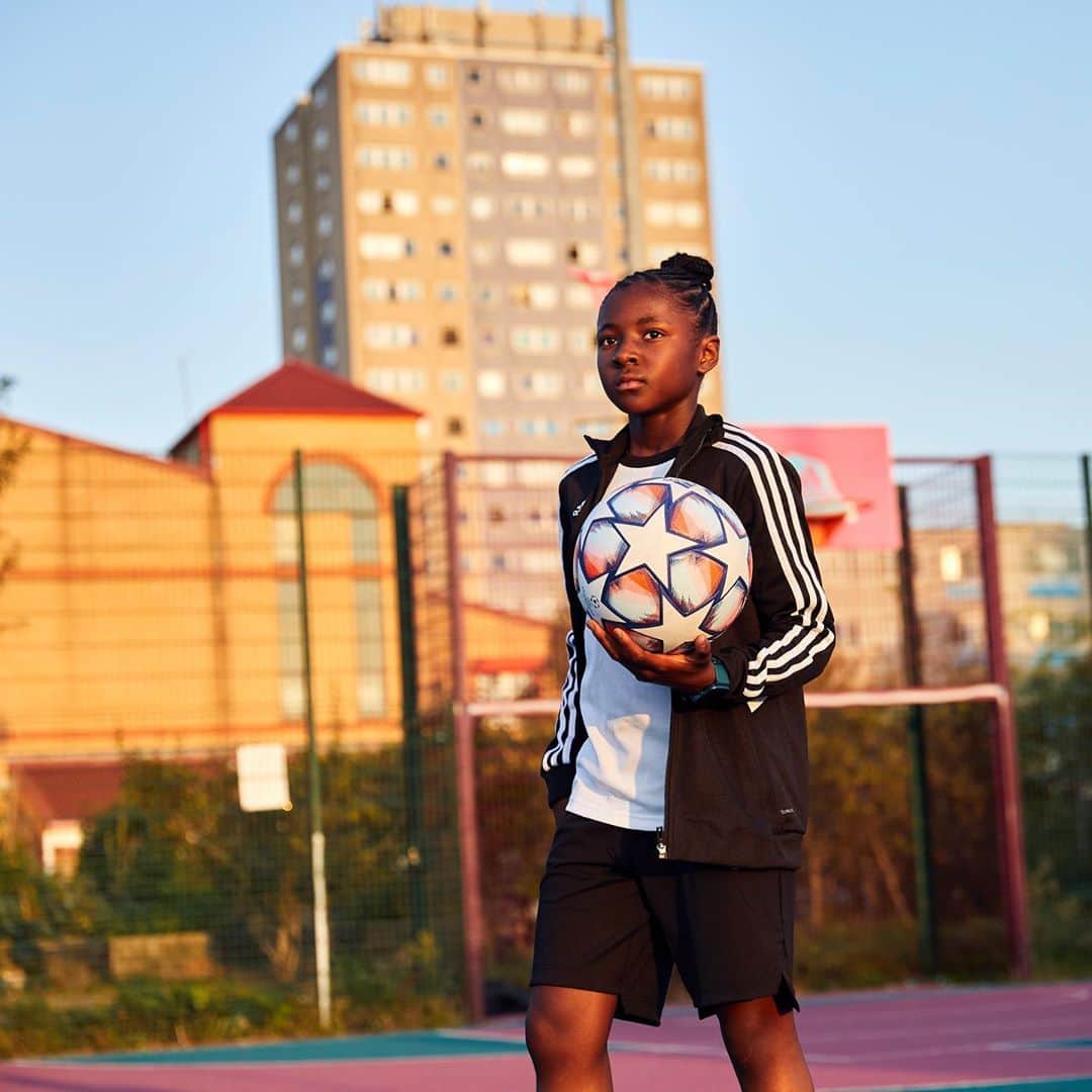 adidas UKさんのインスタグラム写真 - (adidas UKInstagram)「“Playing football in the cage has changed my life as I’ve come out with much more confidence, not just with the game, I feel more confident in myself.”  Meet Nia, a regular at the adidas cage in Broadwater Farm, Tottenham.  The eight cages in London are just one commitment of the #adidasFootballCollective. Next, 10,000 grassroots teams will be equipped with kits across Europe.   adidas Football Collective is a new movement committed to creating change through Football, empowering individuals, teams and communities around the world. It’s our commitment to opening up the game to everyone, through long-term investments into Football facilities and communities.    This is just the beginning. Watch the IGTV film at @adidasFootball to find out more.」10月5日 18時38分 - adidaslondon