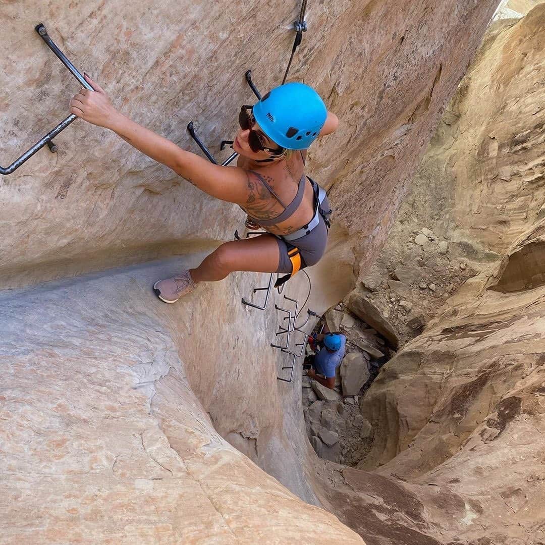 Dazed Magazineさんのインスタグラム写真 - (Dazed MagazineInstagram)「I am this 🤏 close to rock bottom, you? 🧗‍♀️   📷 #VibeCheck via @ladygaga rock climbing」10月5日 18時40分 - dazed