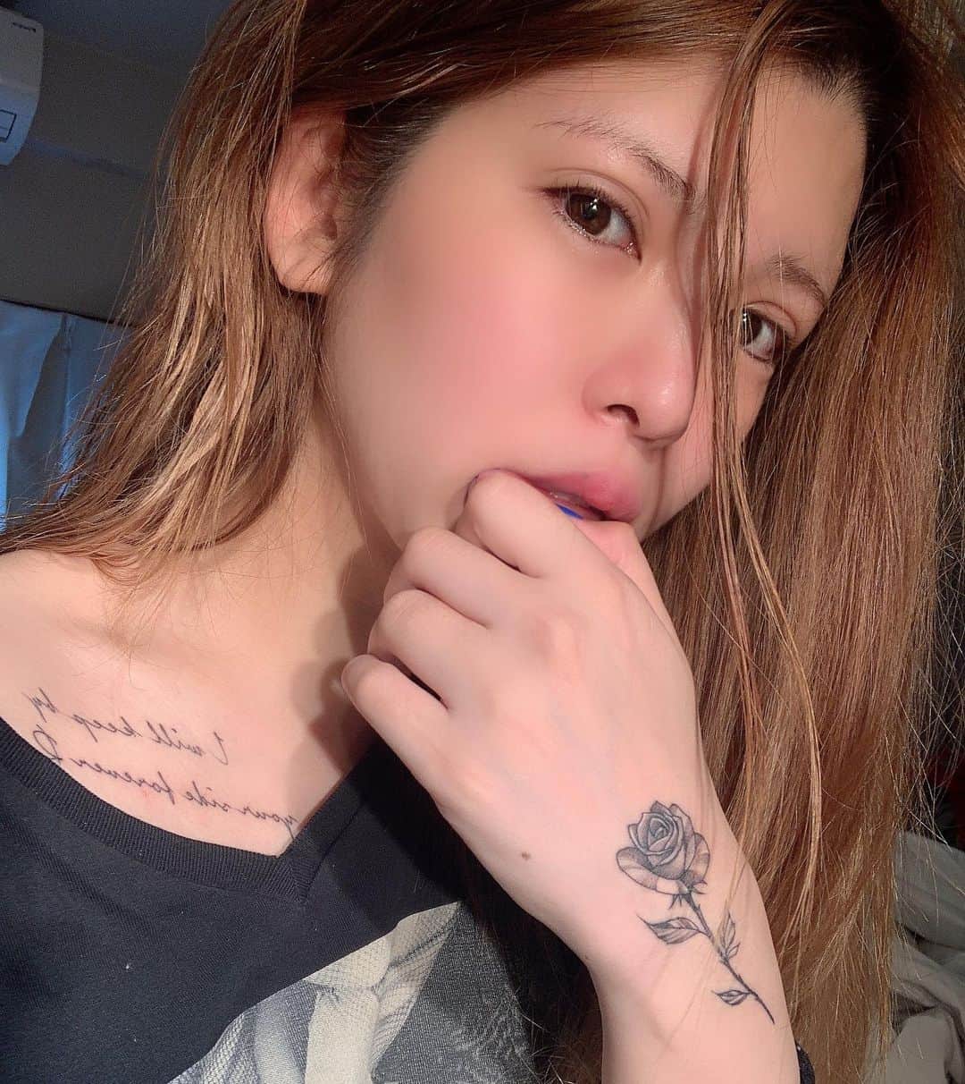 坂口杏里のインスタグラム：「坂口さん、 0:00〜BAR  SEA @kabuki_sea  出勤まる。 ライン交換、写メ 撮りましょーこ☝️🍎 話そう♡飲もう♡カラオケしよう♡  歌舞伎町2-14-8 メトロプラザ2ビル 3F SEA 03 6233 8484  待ってるまる💁‍♀️⭐️」