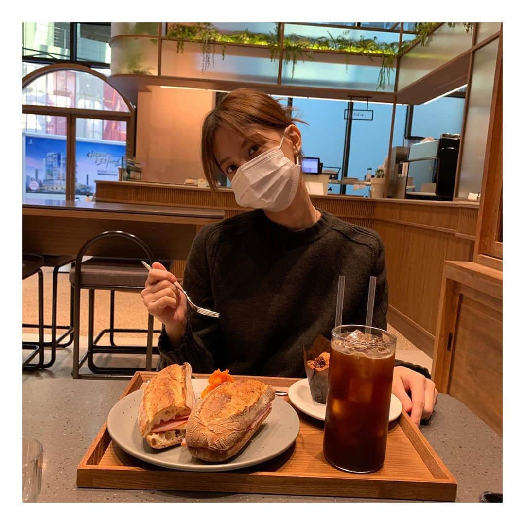 チュ・セビョクのインスタグラム：「봉쥬르~~~🥖🧀🧈🥩」