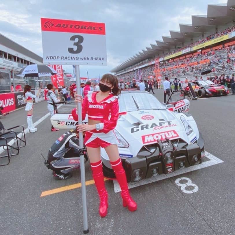 竹本ちえのインスタグラム：「. 次戦SUPER GTは 鈴鹿サーキット！！！！ 10月24〜25日(土曜・日曜) 3号車リベンジ❗️❗️ 応援よろしくお願いします📣✨ ・ ・ ・ ・ ・ #MOTUL #NISMO #NISSAN⠀ #supergt #racequeen #gridgirl ⠀ #race #racing #racingcar  #japan #japanesegirl #red #❤️  #instagood #instalike #followｍe  #スーパーGT #レースクイーン #レーシングカー #日産 #gtr #gtrnismo」