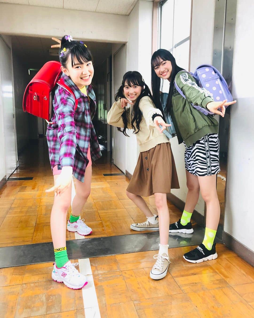 ニコ☆プチのインスタグラム：「✌︎✌︎✌︎ ハイテンション‼︎😚🤩🥳 . . . #犬飼恋彩  #桧山ありす  #森﨑美月」