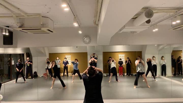 黒須洋壬のインスタグラム：「黒須洋嗣 JAZZ CLASS 2020.Oct.5th @danceworks_jpn  @xross #thisisme  #kealasettle  #mask #dance #jazzdance #thisweekonly  #tokyo #japan」