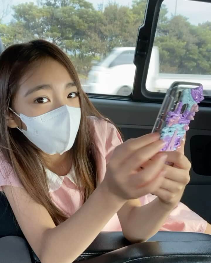 ウンチェのインスタグラム：「. 긴 연휴 끝에 첫 주 시작 !  날씨도 추워져서 그런지 유난히 이불 속에서 나오기 싫던 아침이었어요 -  저희만 그런거 아니죠 ?  월요병 잘 이겨내세요 💪🏻 - - - - #월요병 #타파 #영상은 #지난영상 #딸스타그램 #초딩스타그램 #키즈모델 #아역배우 #이은채 #LeeEunchae」
