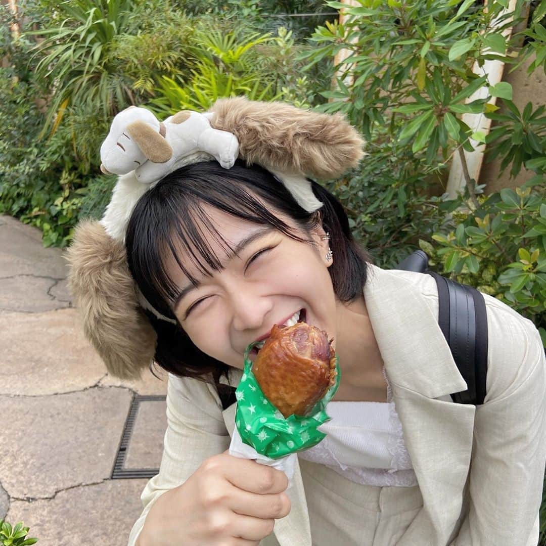 坂田茉世さんのインスタグラム写真 - (坂田茉世Instagram)「ターキーレッグを美味しそうに食べてください選手権なら頑張れる自信ある🦖（美味しい）」10月5日 19時33分 - mayopppe_