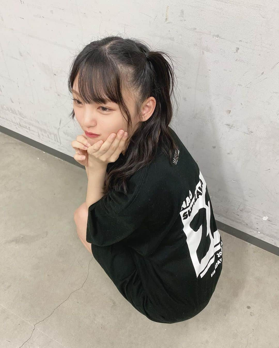 新澤菜央さんのインスタグラム写真 - (新澤菜央Instagram)「・  ペアルックスとか憧れちゃう🤭❤️  NMB48公式ショップにて生誕Tシャツ発売中〜  お揃いしよ？  #だってだってだって #オンラインお話し会  #生誕tシャツ  #twentytwoanniversary」10月5日 19時34分 - _shinshin_48