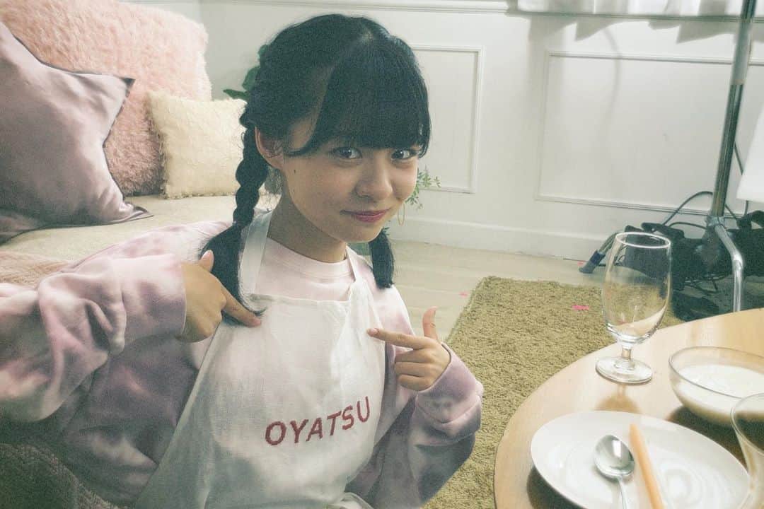 莉子さんのインスタグラム写真 - (莉子Instagram)「おやつエプロン！🍦🍪」10月5日 19時42分 - riko_riko1204