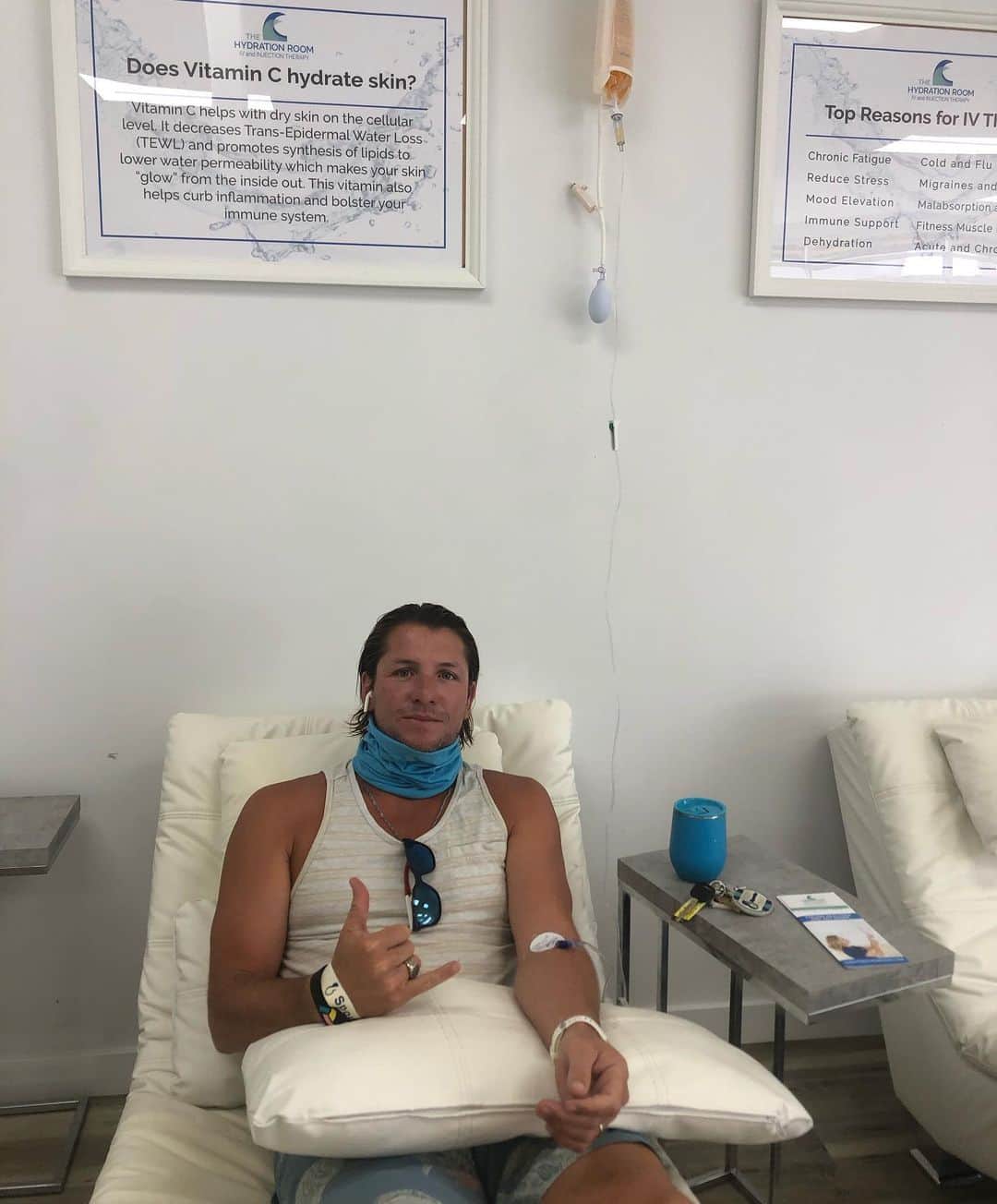 トニー・アゼベドのインスタグラム：「As athletes you have no idea the importance of staying hydrated. Especially in these times! Wish I had @thehydrationroom when I was playing!」