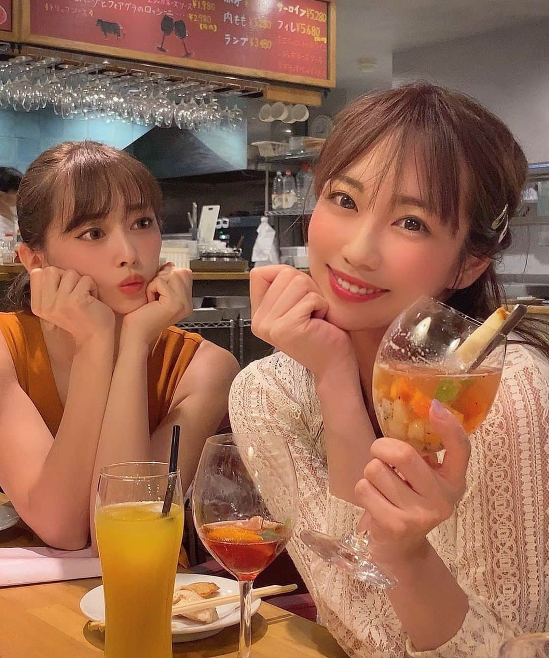 霧島聖子さんのインスタグラム写真 - (霧島聖子Instagram)「夜の1枚は…乾杯🥂✨  PV撮影ロケの時の旅のオフショットです📸 私お酒が弱くてね すぐとろんとしてしまうんだぁ☺️ フレエンのDVD付きCDは10月10日発売です、 もう今週末だよ✨ゲットしてね💿 おやすみなさい🌃 #フレッシュエンジェルズ #PV撮影 #オフショット #隣のさくちゃん #フレエン #顔赤い」10月6日 1時31分 - seiko_kirishima