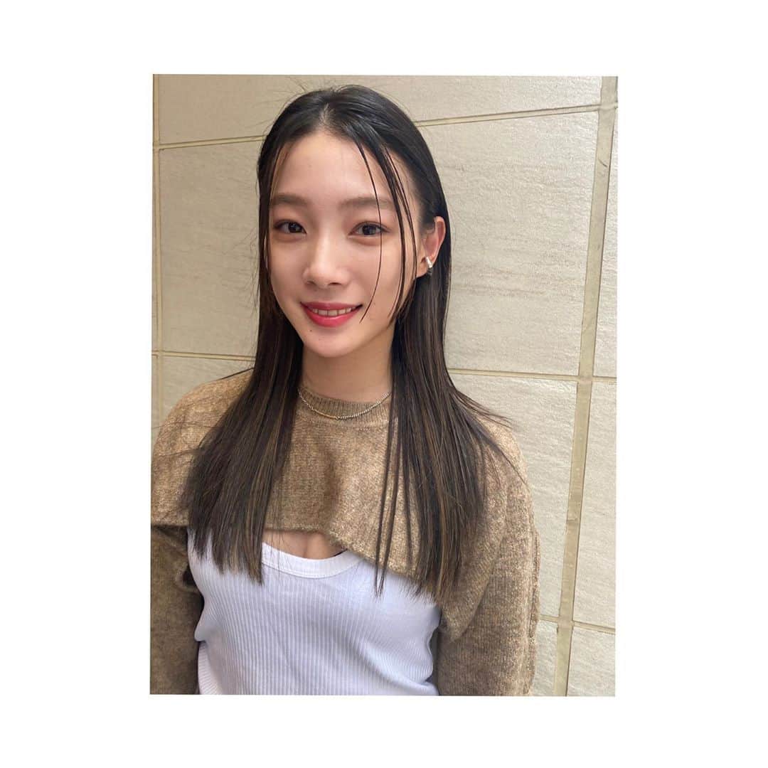 江田友莉亜のインスタグラム：「前髪をリップラインに整えてもらい✂︎ シークレットハイライトを入れました🤍  @inomataakiko thank you‼︎‼︎」