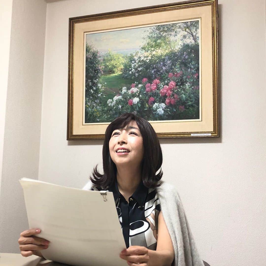 岡村孝子さんのインスタグラム写真 - (岡村孝子Instagram)「今日は復帰後、初めてとなるラジオの生番組NHK(武内陶子のごごカフェ)の電話出演でした。  武内陶子さん、番組のスタッフの皆さん、ありがとうございました。  byスタッフ  #岡村孝子 #ラジオ」10月5日 20時09分 - okamuratakako_official
