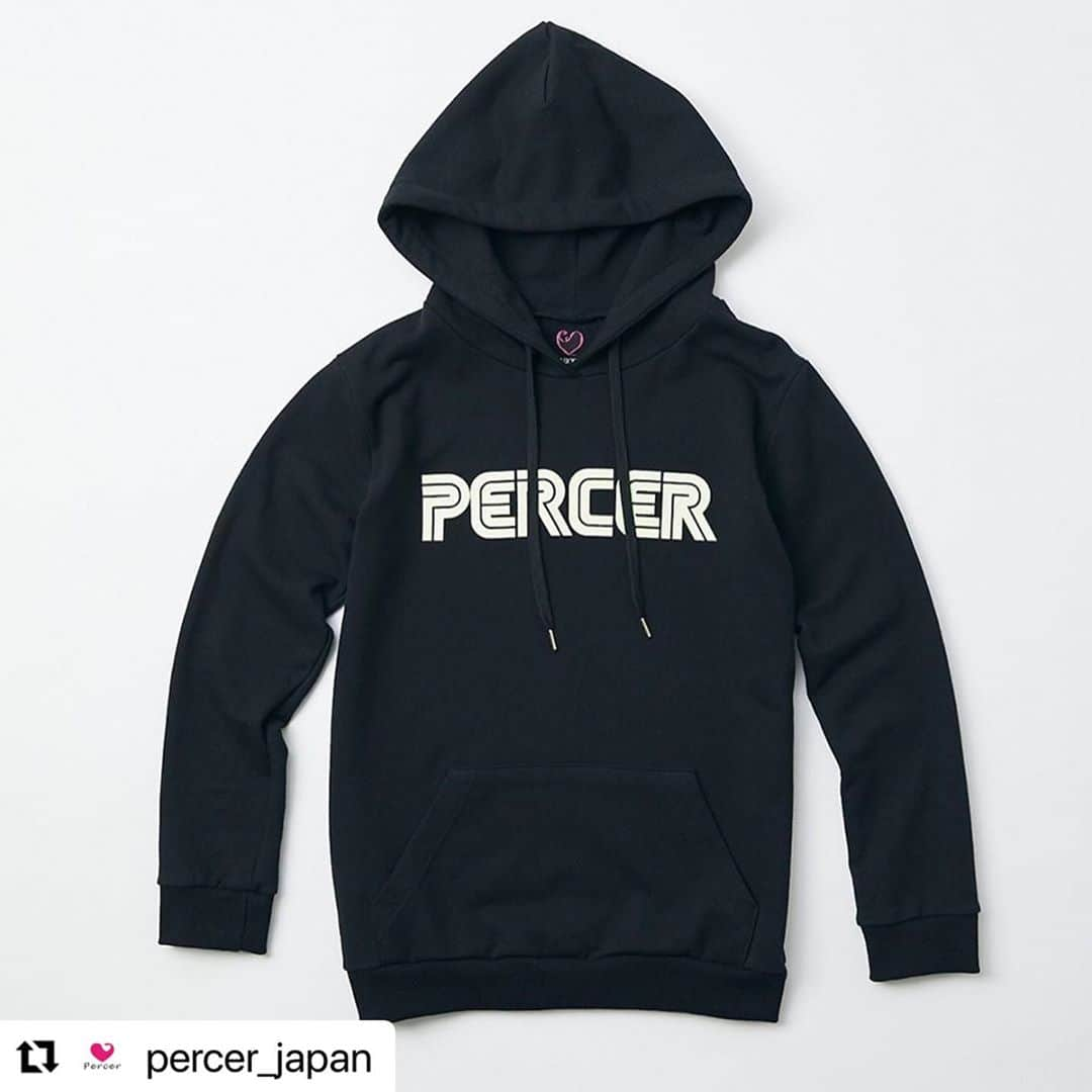 松浦拓弥さんのインスタグラム写真 - (松浦拓弥Instagram)「#Repost @percer_japan with @make_repost ・・・ 【NEW ITEM】  シンプル且つ存在感抜群なパーカーが登場。胸元に『PERCER』とシンプルなデザインとなっているが、暗い場所に行くと文字が蛍光に光るような作りとなっている。また、フードを被ると襟下部分にはペルシーロゴが刺繍されており、ワンポイントで可愛らしさも引き出す。ややゆったりとした作りとなっているため、女性がオーバーサイズで着用しても可愛さ抜群。  #percer#ペルシー#percerjapan#fashion#ファッション#apparel#アパレル#限界突破#松浦拓弥#小川航基#横浜FC#ジュビロ磐田#new#新作#soccer#サッカー#football#フットボールjleague#jリーグ#heart#ハート#tshirt#tシャツ#hooded sweatshirt#hoodie#パーカー#luxury#logo#mirror」10月5日 20時21分 - matsu111111