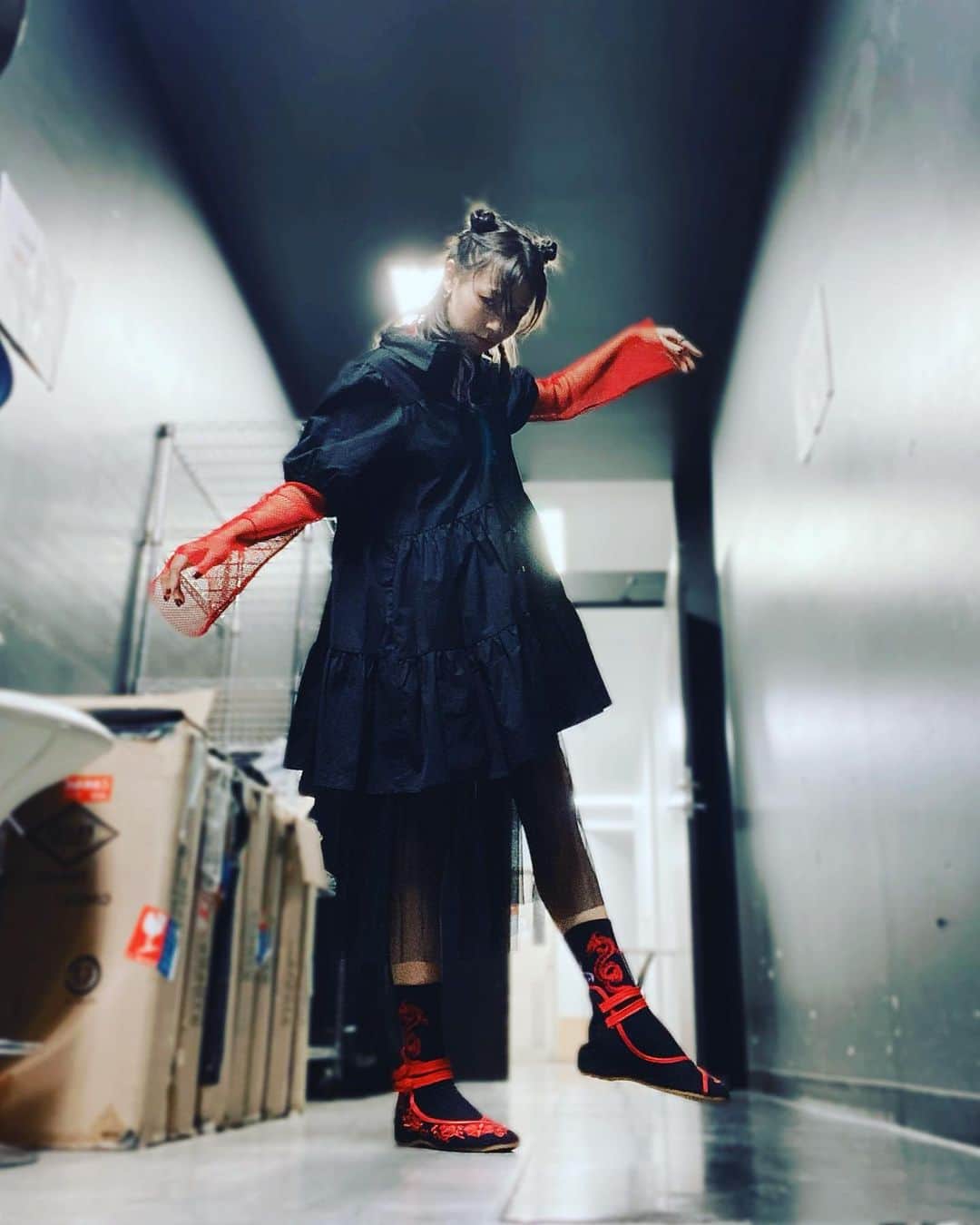 ジェニーのインスタグラム：「さりげなチャイナ 🖤❤️🖤❤️  #yesterday #ootd #fashion #black #stage衣装」