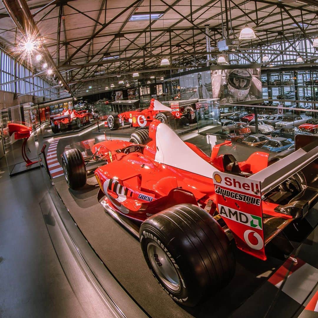 のインスタグラム：「Possible stop-over on your way to the Nürburgring - the exhibition #MichaelSchumacherPrivateCollection at @motorworld_koeln_rheinland 😍 🏎🏎🏎 @f1 @scuderiaferrari @mercedesamgf1 #nürburgring #motorworldköln 🏎🏎🏎 Möglicher Zwischenstopp auf dem Weg zum Nürburgring - die Ausstellung #MichaelSchumacherPrivateCollection in der Motorworld (Köln Rheinland). Der Nürburgring-Siegpokal von 2004 ist dort auch ausgestellt 🏆🏆🏆」