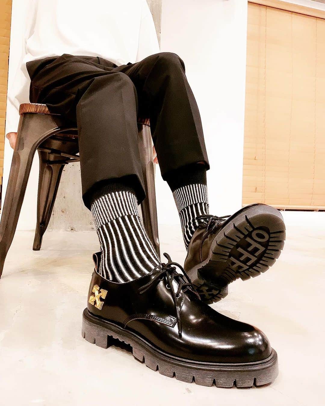 大石昌良さんのインスタグラム写真 - (大石昌良Instagram)「本日の私服  Off-Whiteの革靴がロゴ主張しすぎず靴の裏までさりげなくてめっちゃお気に入り👞」10月5日 20時51分 - masayoshi_oishi_