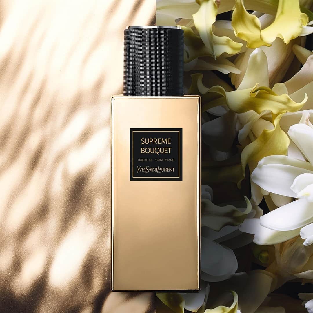 Yves Saint Laurent Beautyさんのインスタグラム写真 - (Yves Saint Laurent BeautyInstagram)「A fragrant reflection of Yves Saint Laurent’s floral explosions echoing his vision of the femininity in full blossom: the dazzling armful of white flowers, creamy, carnal Tuberose is set off against the solar delicacy of Ylang Ylang. LES VESTIAIRE DES PARFUMS SUPREME BOUQUET  #yslbeauty #supremebouquet #lvdp」10月5日 20時59分 - yslbeauty