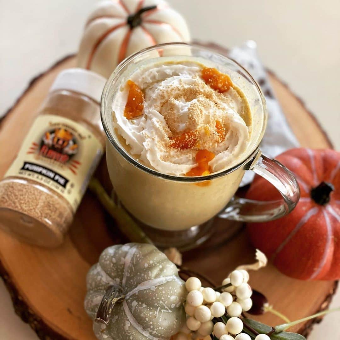 Flavorgod Seasoningsさんのインスタグラム写真 - (Flavorgod SeasoningsInstagram)「🍂☕️Flavor God Pumpkin Pie Smoothie by customer @serra_music_official☕️🍂 This looks Great!⁠ -⁠ Add delicious flavors to your beverages!⬇️⁠ Click link in the bio -> @flavorgod  www.flavorgod.com⁠ -⁠ • 1/2 cup ice⁠ • 1 cup coconut or almond milk⁠ • 2 tbsp organic canned pumpkin⁠ • 1 tsp agave or honey⁠ • 1 scoop of protein powder⁠ • 1 tsp of @flavorgod “Pumpkin Pie” dessert seasoning⁠ -⁠ Flavor God Seasonings are:⁠ 💥ZERO CALORIES PER SERVING⁠ 🔥0 SUGAR PER SERVING ⁠ 💥GLUTEN FREE⁠ 🔥KETO FRIENDLY⁠ 💥PALEO FRIENDLY⁠ -⁠ #food #foodie #flavorgod #seasonings #glutenfree #mealprep #seasonings #breakfast #lunch #dinner #yummy #delicious #foodporn」10月5日 21時01分 - flavorgod