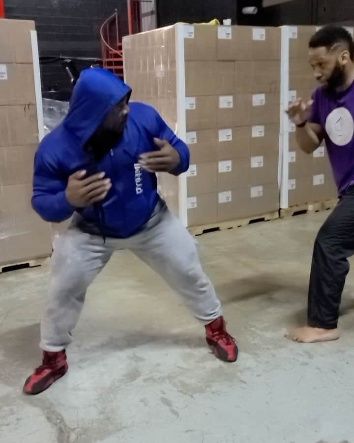 カイ・グリーンのインスタグラム：「This ain’t just cardio. It’s #capoeira」