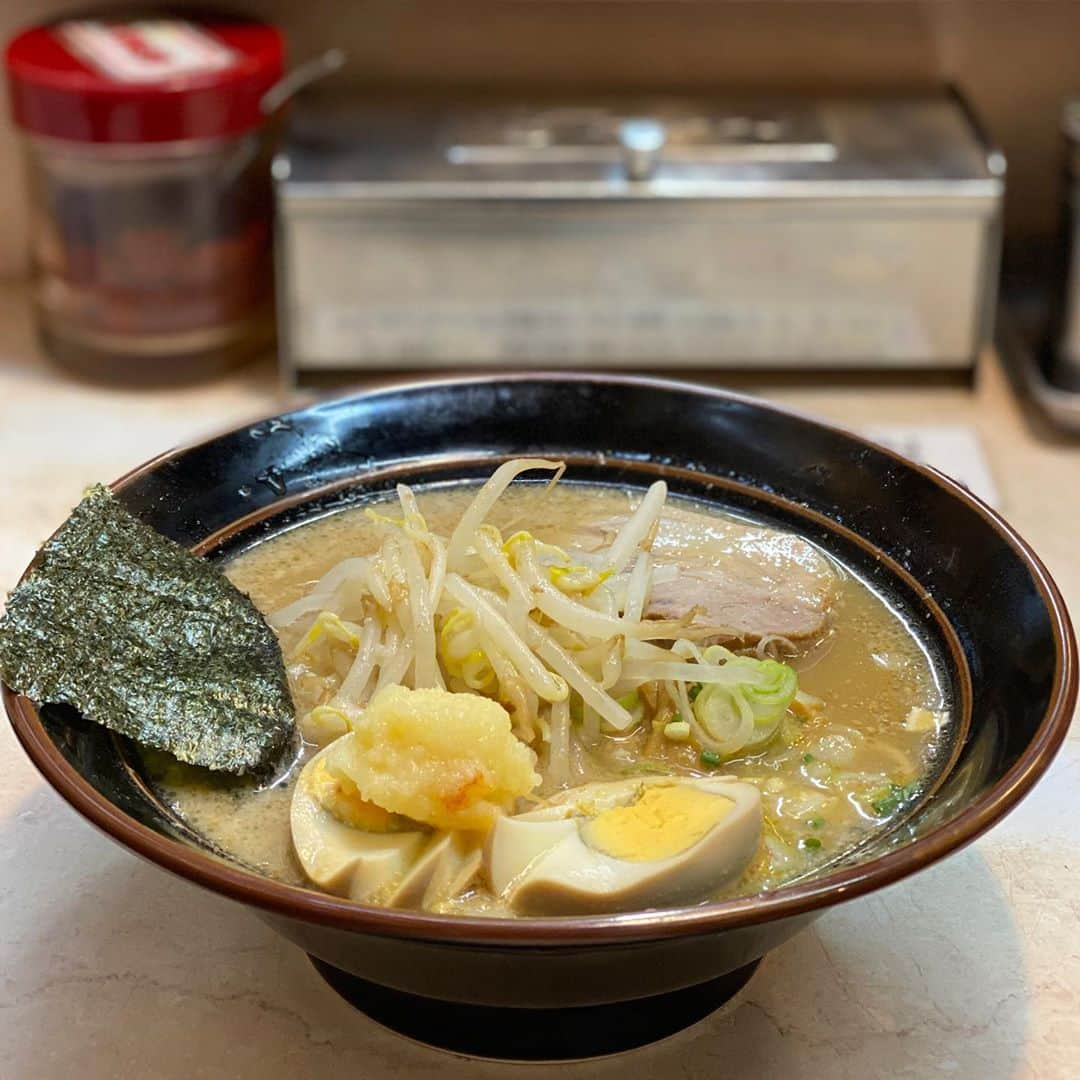 ベリッシモ・フランチェスコさんのインスタグラム写真 - (ベリッシモ・フランチェスコInstagram)「Wow! Amazing Ramen at Ōban, Araiyakushimae 🍜😋❤️薬師の大番で激ウマらーめんを頂きました！Un Ramen veramente delizioso!!! Mamma mia che spettacolo😂👍 #ベリッシモ #料理研究家 #francescobellissimo #chef #tvchef #ramen #ramennoodles #ramentokyo #ramentime #foodporn #拉麺 #薬師の大番 #ラーメン #ラーメン大好き #streetfood #新井薬師 #araiyakushi #中野 #nakano #pictureoftheday #luxurylifestyle #vip #riccanza #giappone #japan #japaneselife #tokyonightlife #noodles #グルメ #stosempreamagnà」10月5日 21時13分 - bellissimoyoshi